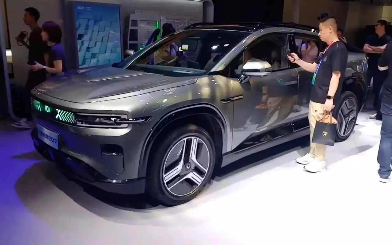Changan E07