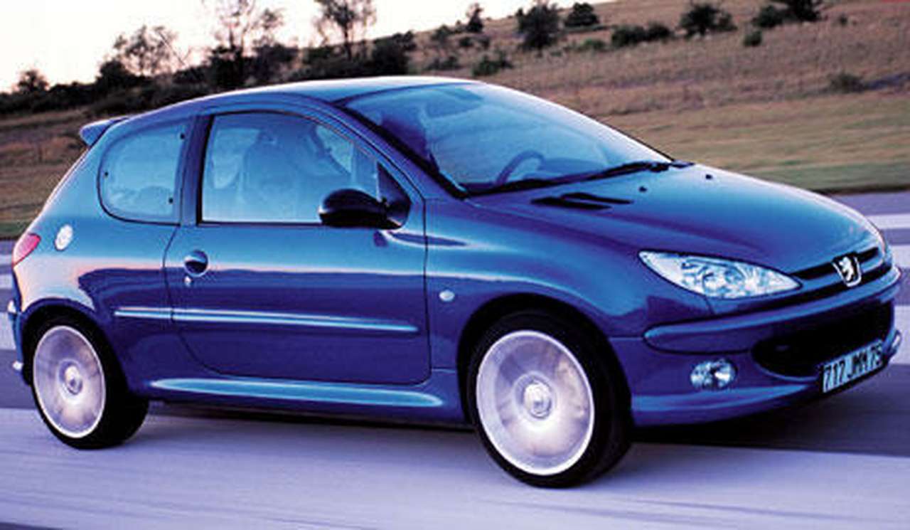 Peugeot 206 под давлением конкурентов