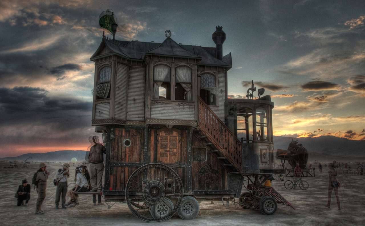 8 самых необычных домов на колесах