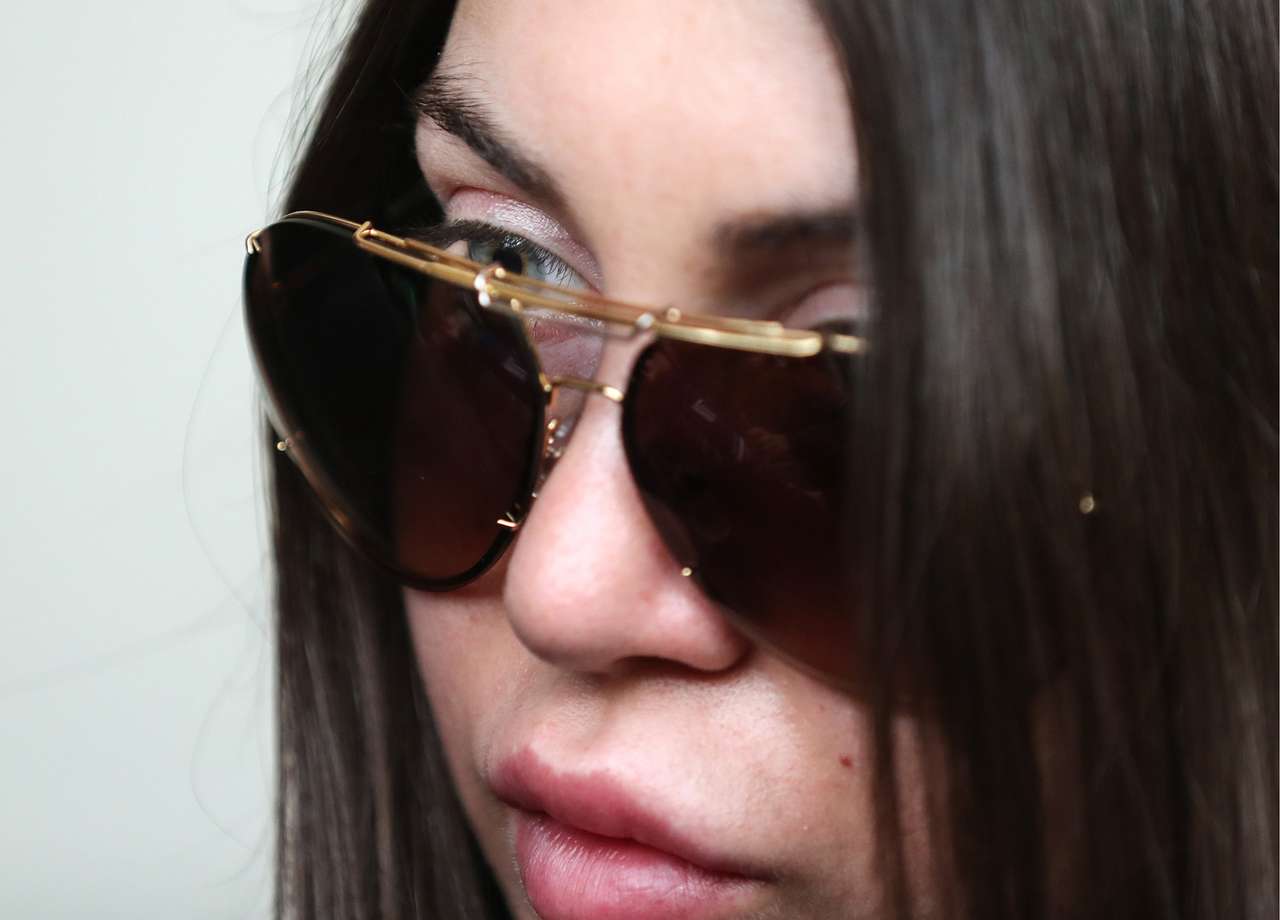 Мара Багдасарян отработала 200 часов в библиотеке. Отличное наказание!