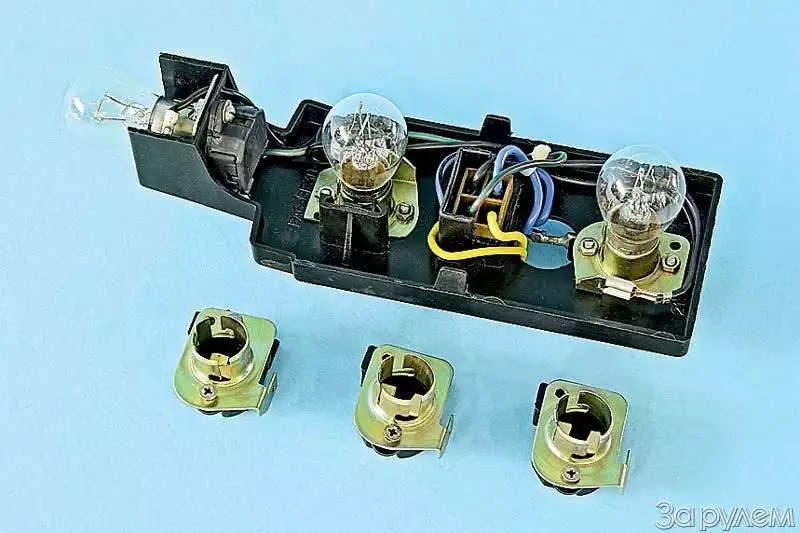 Лампочка стоп сигнала ваз 2115. Патроны задних фонарей ваз 2106. Лампы задних фонарей 2115. Плата заднего фонаря 2115. Лампы задних фонарей 2115.