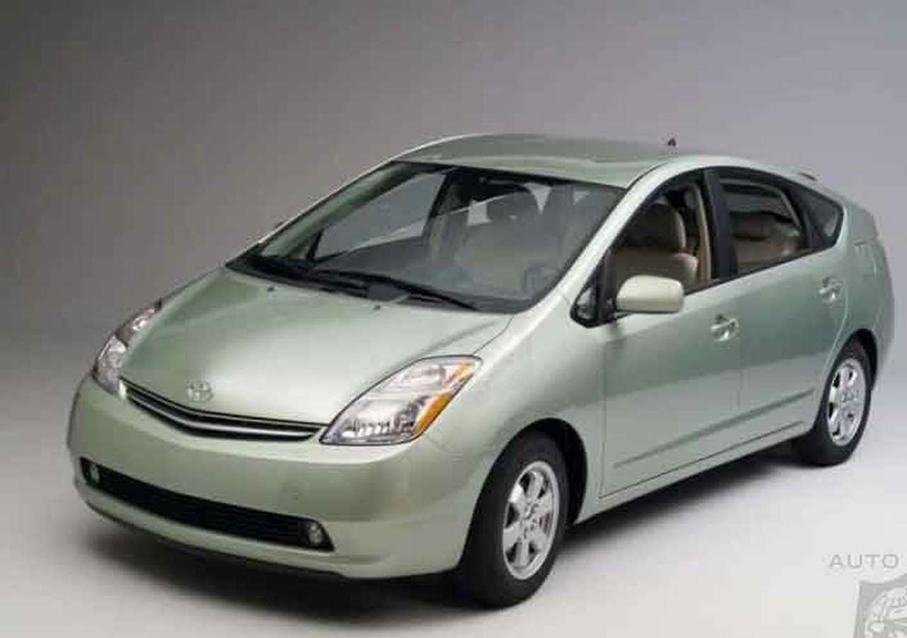 Toyota обновляет Prius