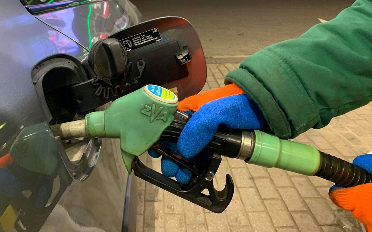 Что нам заливают на заправке: 3 вопроса про бензин и ответы эксперта