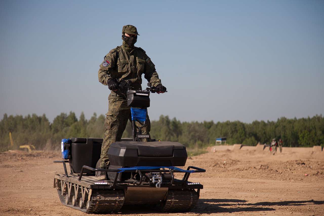 Игры и реальность: показали новый российский вездеход СБХ-10