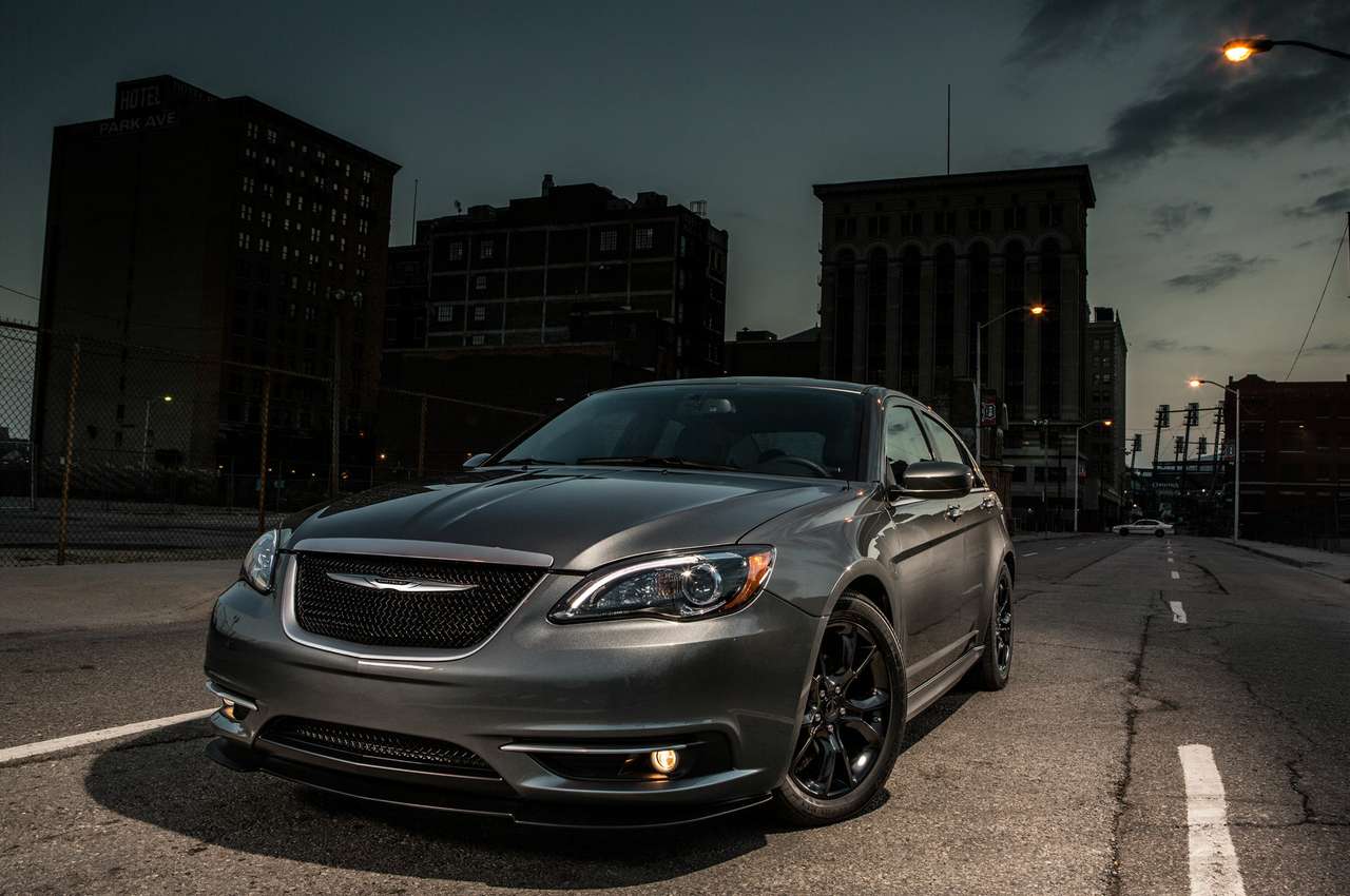 Chrysler обещает умопомрачительный 200-й