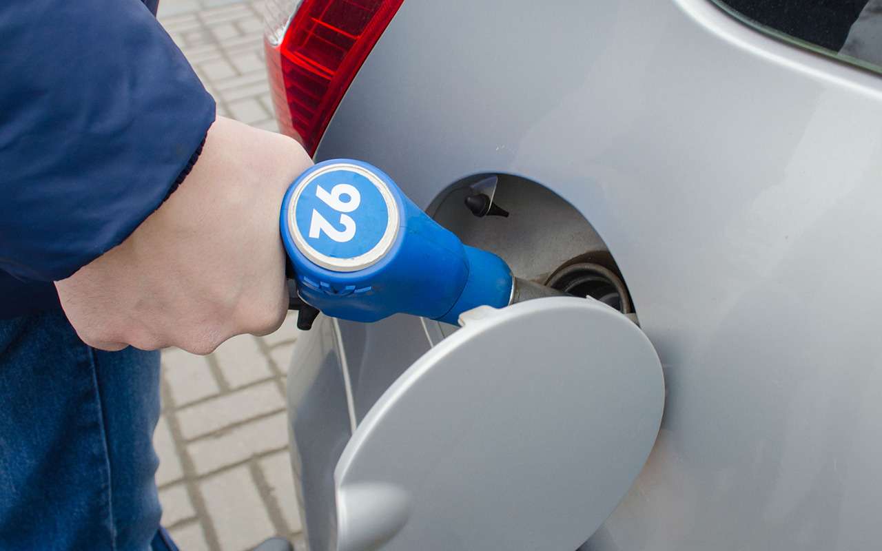 Эксперт объяснил, почему заливать бензин АИ-92 вместо АИ-95 бессмысленно