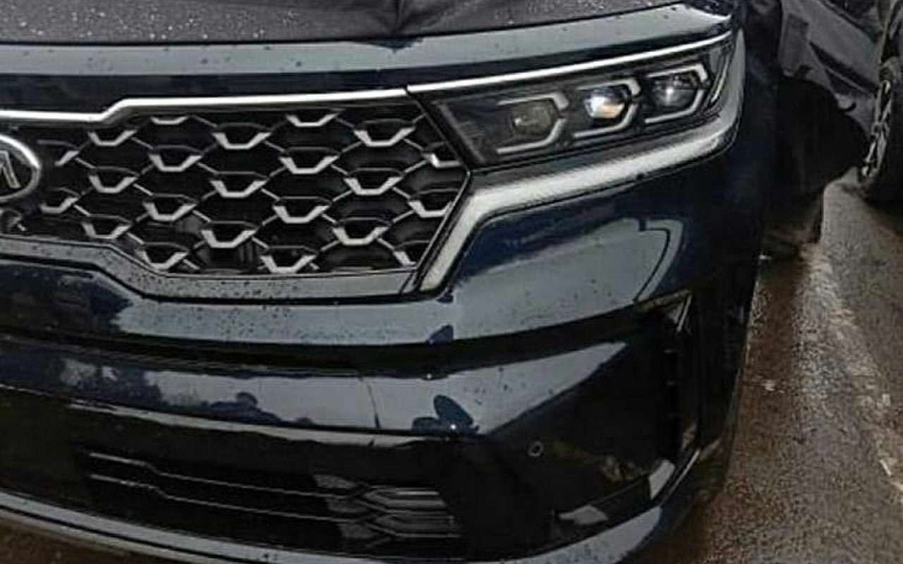 Первые фото нового Kia Sorento без камуфляжа (+ фото салона)