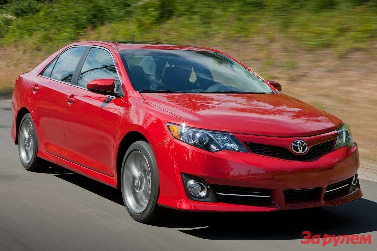 Toyota обновит седан Camry в следующем году