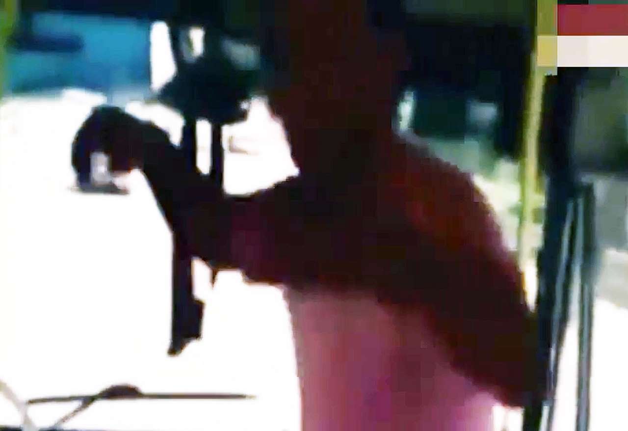 Водитель автобуса на ходу станцевал перед пассажирами (ВИДЕО)