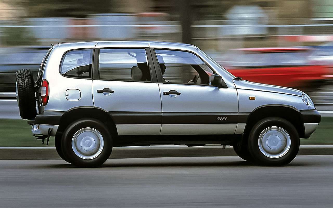 Стоит нива шевроле. Chevrolet Niva 2002. Лада Нива Шевроле 2002. Chevrolet Niva 2000. Chevrolet Niva 1998.