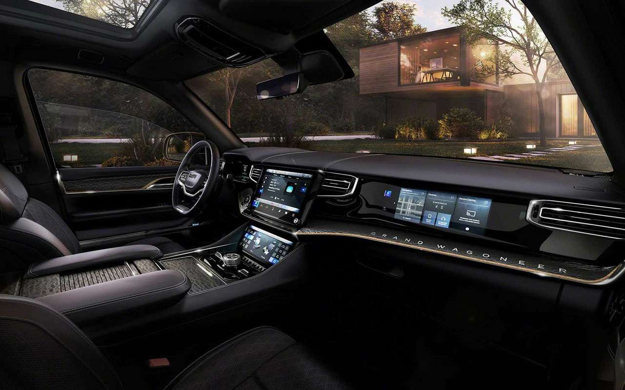 Новый Jeep — 7 экранов и дерево на бортах