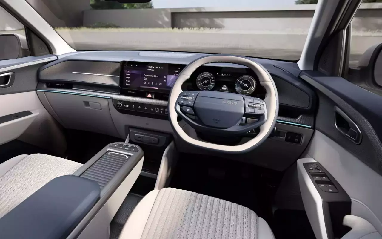 KIA Carens Clavis