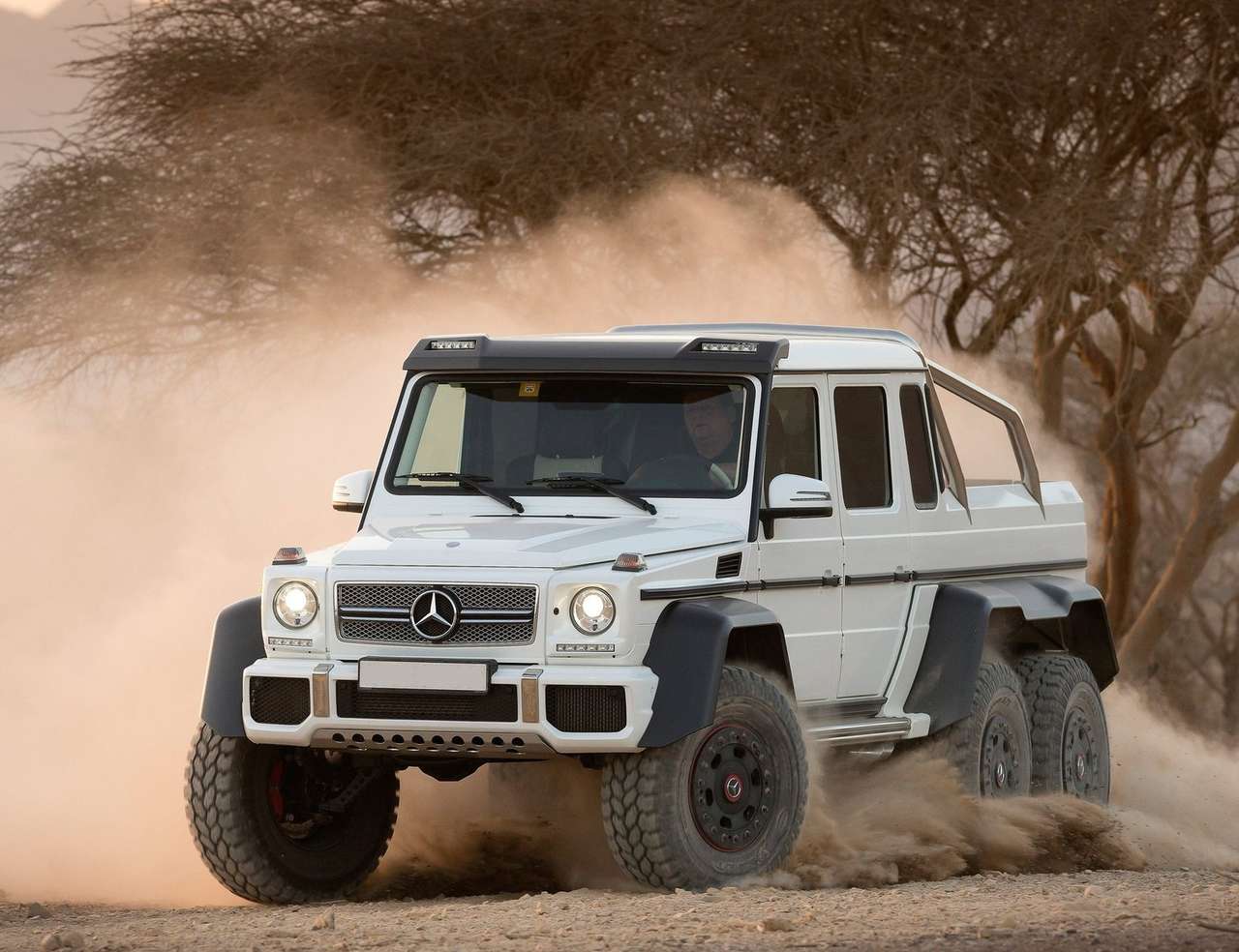 Объявлена цена на шестиколесный Mercedes G63 AMG