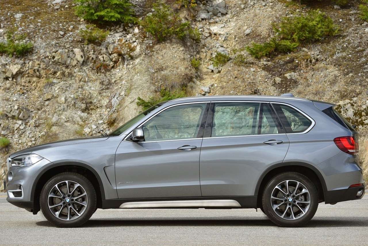 BMW объявила о выпуске большого кроссовера X7