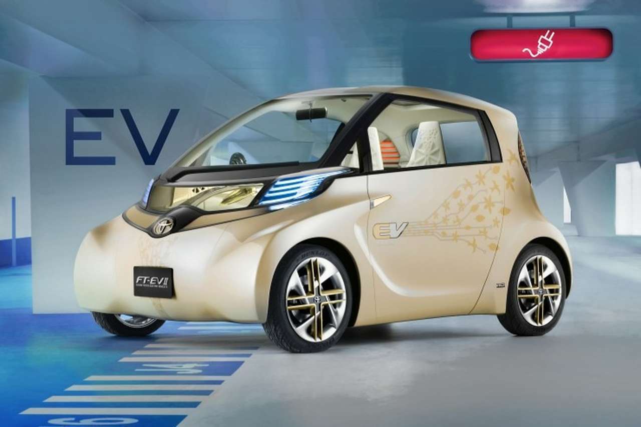Toyota показала в Шанхае электрокар на базе iQ