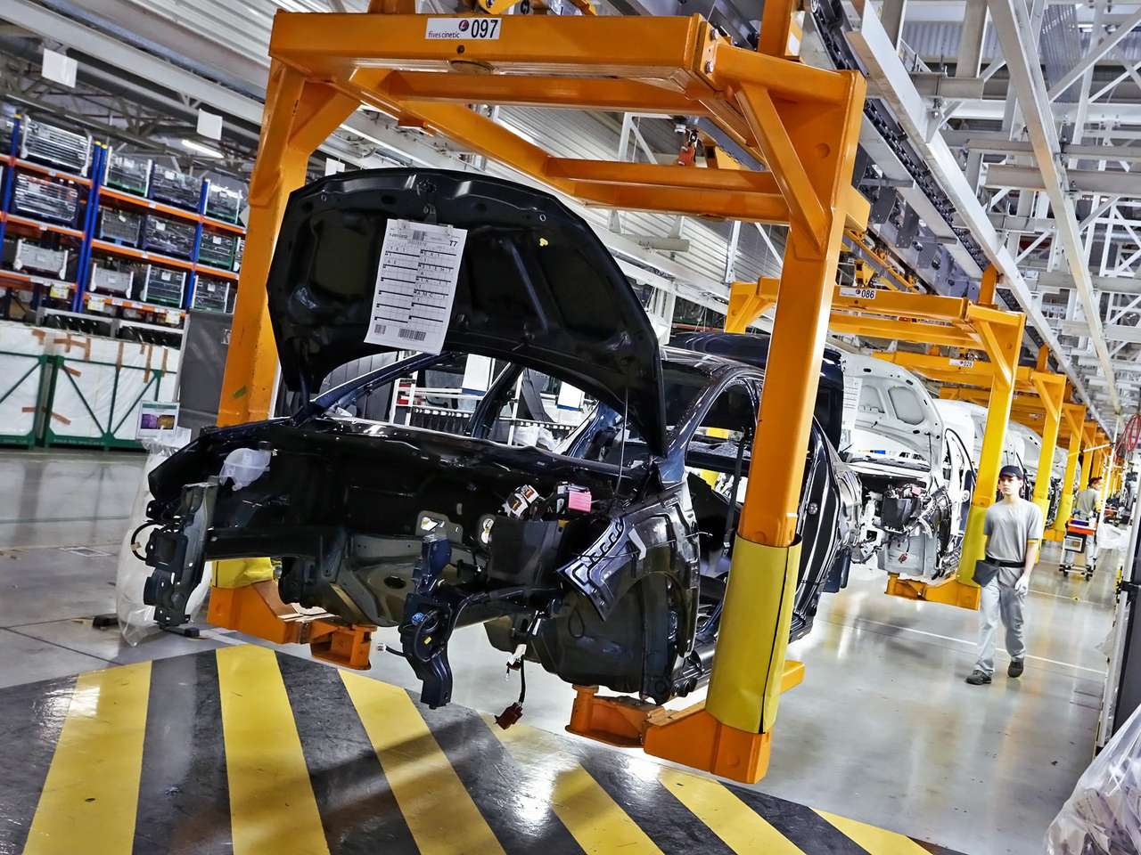 Иностранные автопроизводители готовятся покинуть Россию