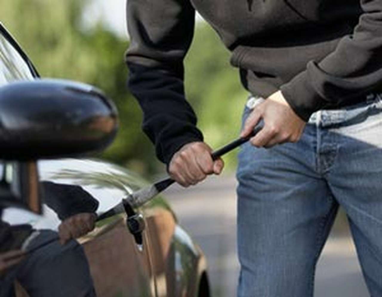 Куда «уходят» угнанные автомобили