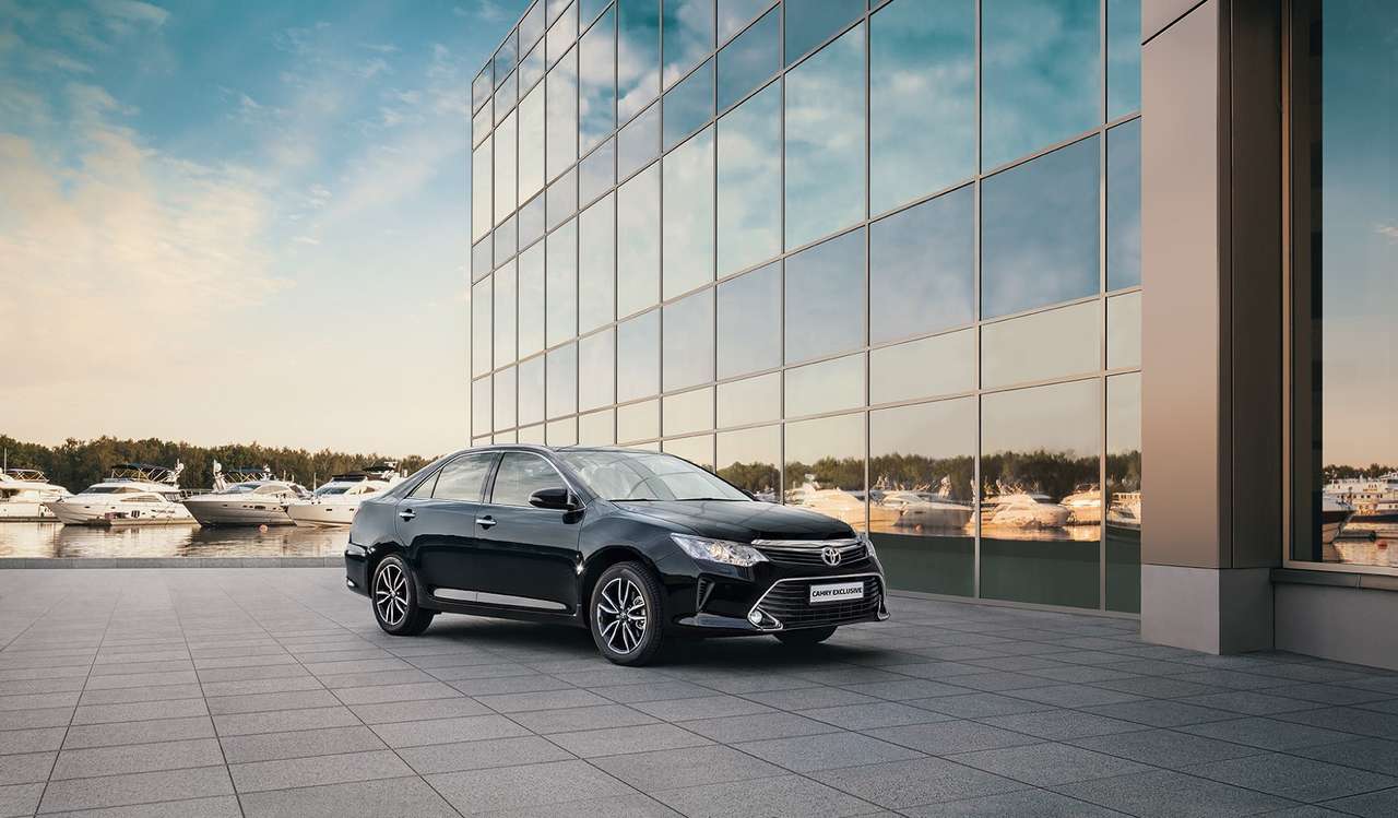 Эксклюзивная наша Камри: Toyota представила седан для гаджетоманов