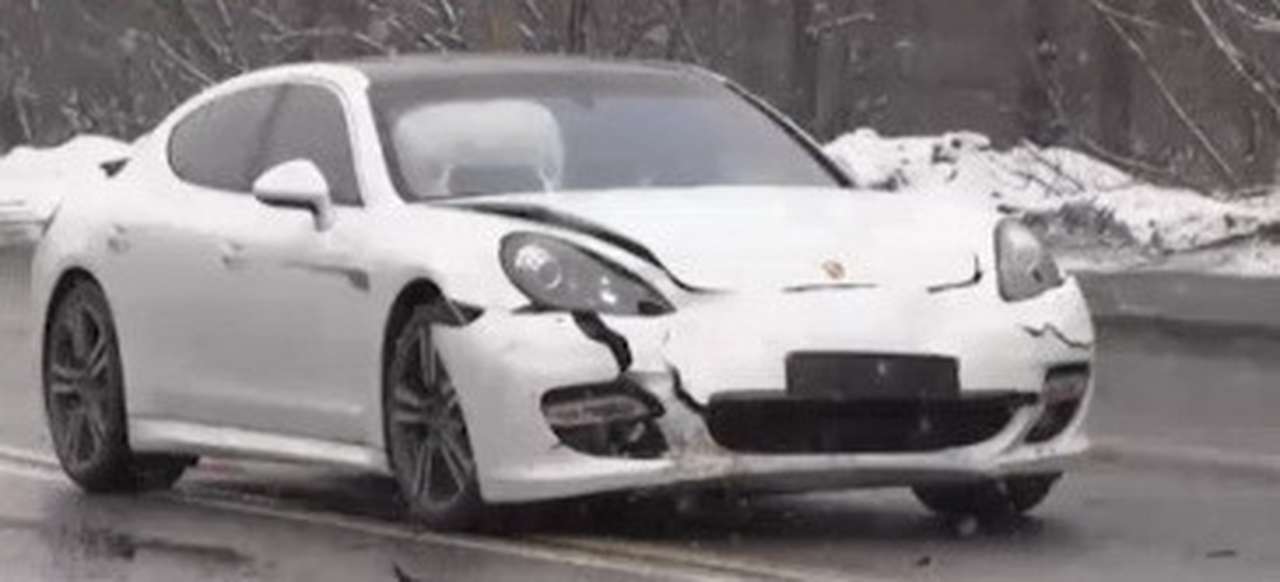 Сын Жириновского за рулем Porsche Panamera протаранил ВАЗ 