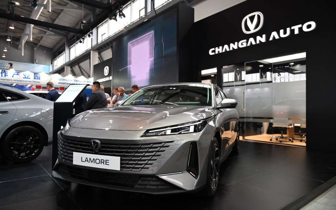 Новый седан Changan Lamore дебютировал в России