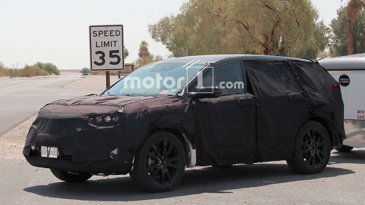 «Редиска», на выход: Acura готовит новый кроссовер RDX