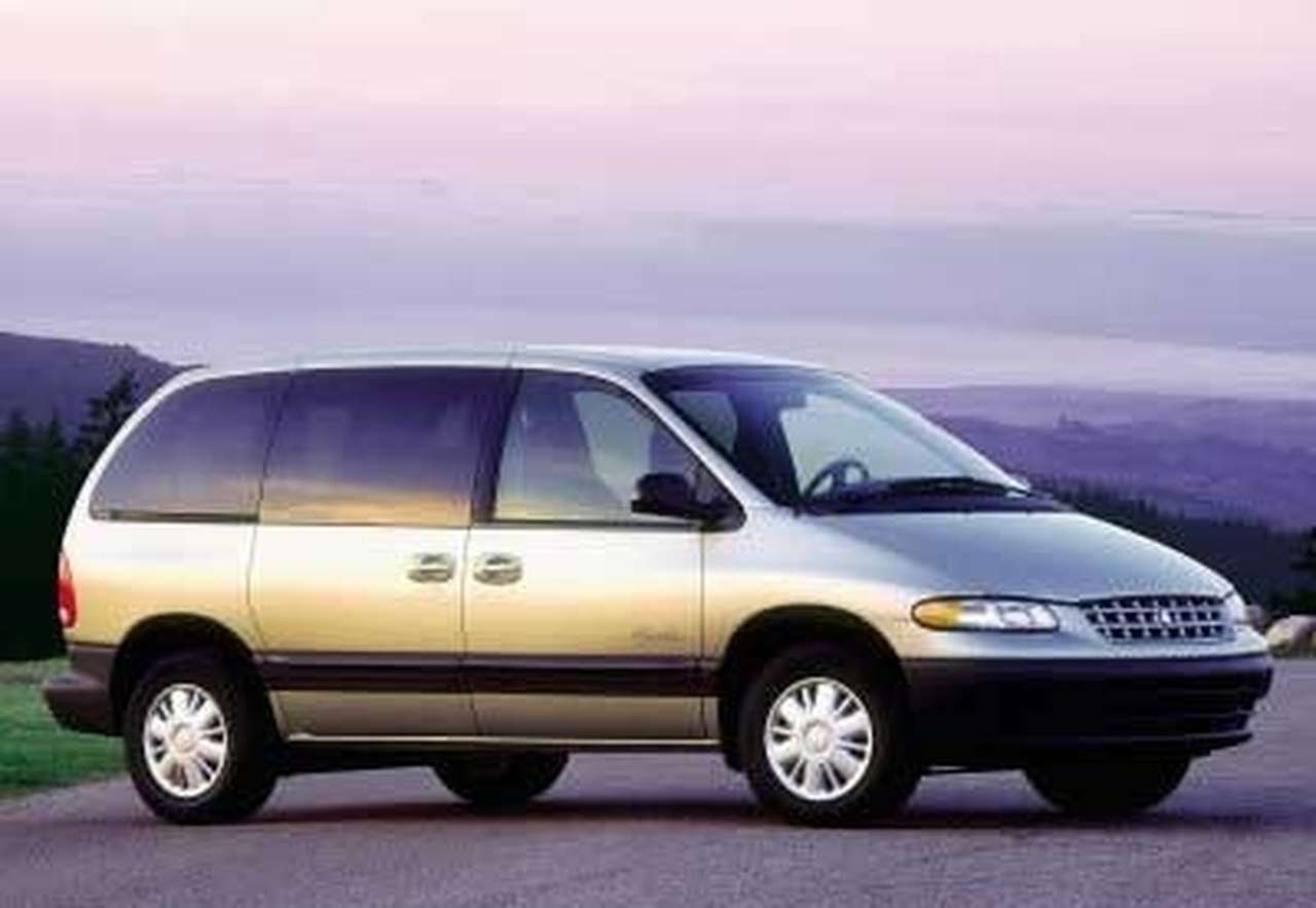 Chrysler отзывает 1,2 млн. минивэнов