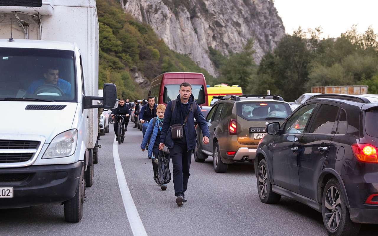 На КПП на границе с Грузией разрешили пеший переход