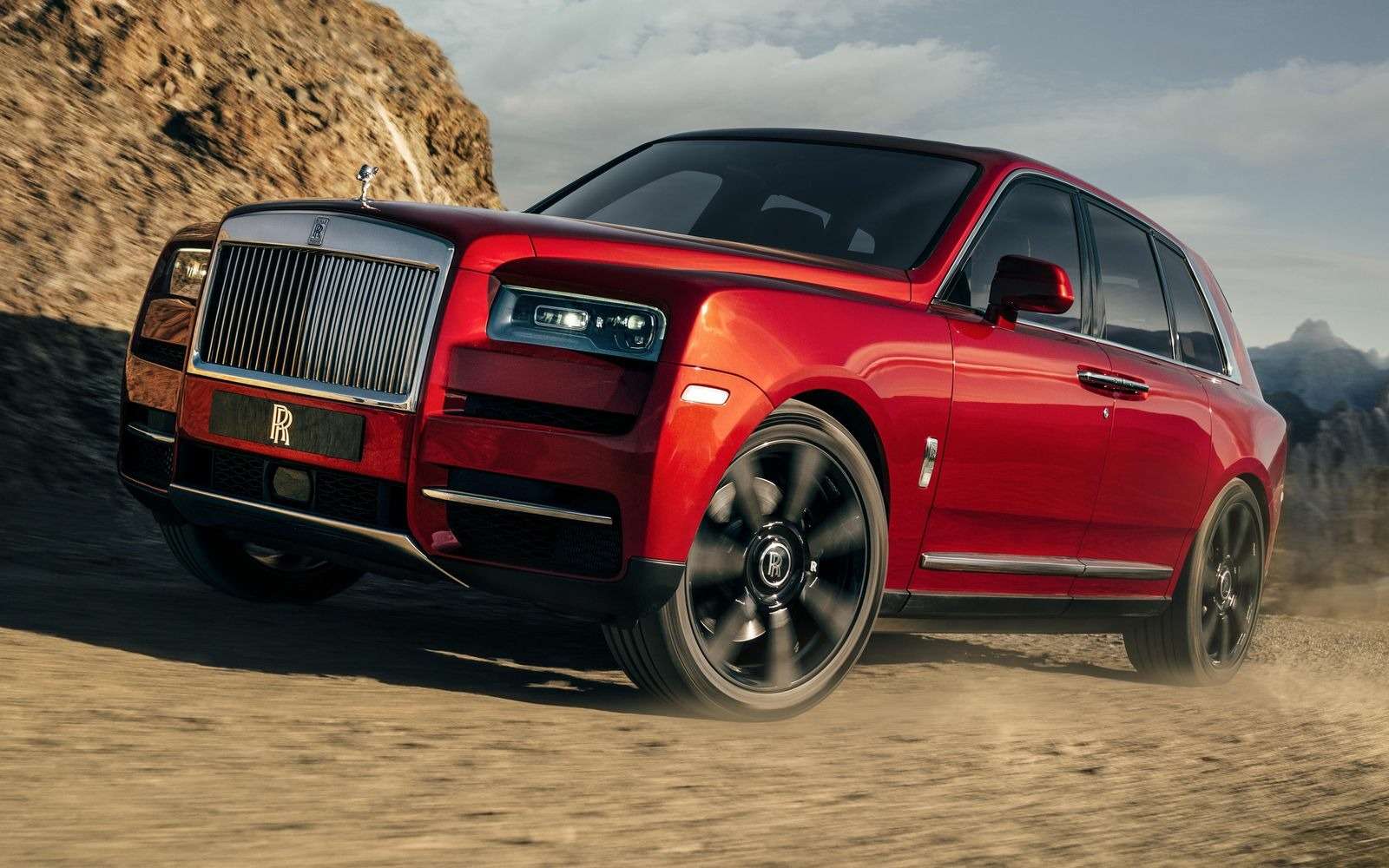 Rolls royce cullinan фото