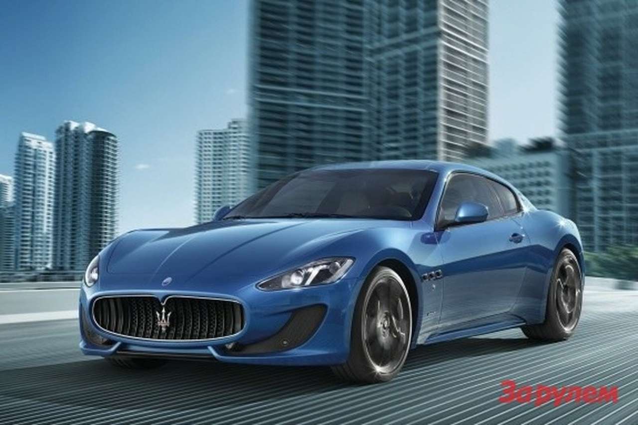 По предварительным данным разгон до сотни будет занимать менее пяти секунд, а точнее – 4,6-4,8 с (наш прогноз). Надеемся, и максимальная скорость, наконец, достигнет отметки 300 км/ч (было 295)