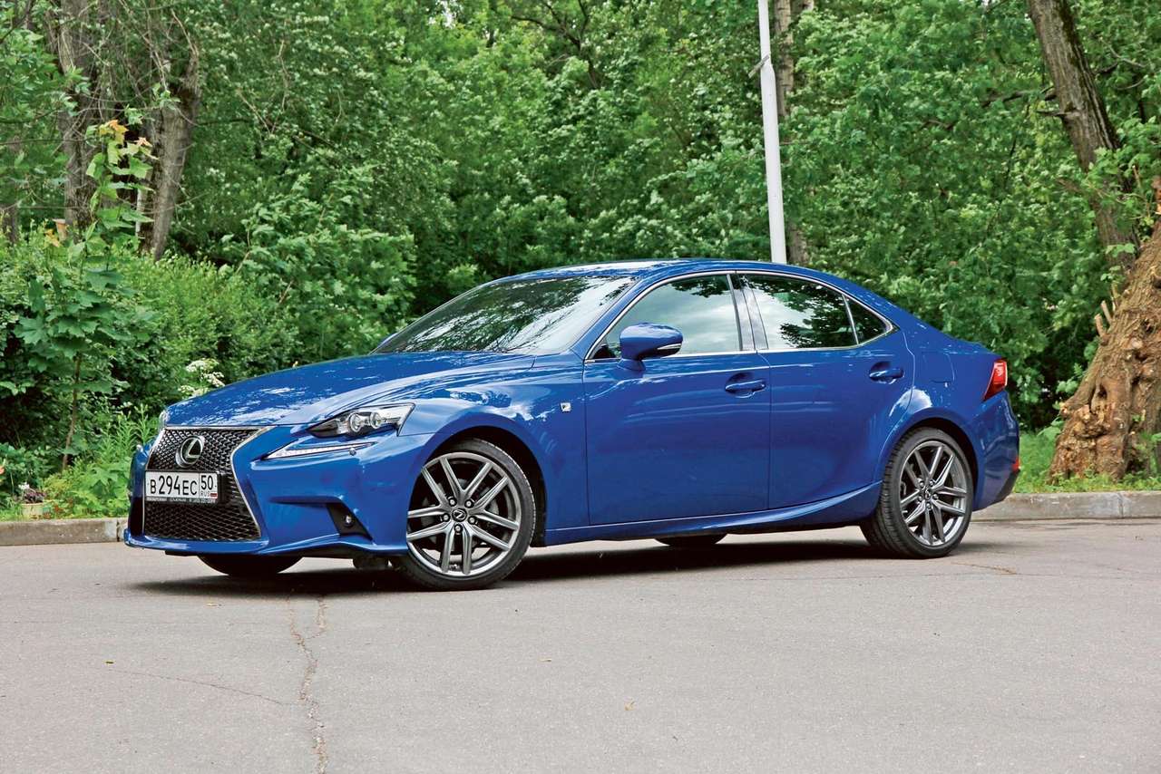 3378 км с Lexus IS250: премиум без наддува