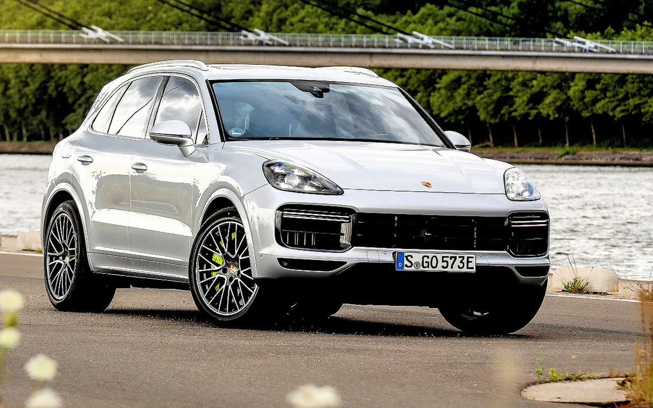 Новому Porsche Cayenne Turbo S не важно, что написано в ПДД