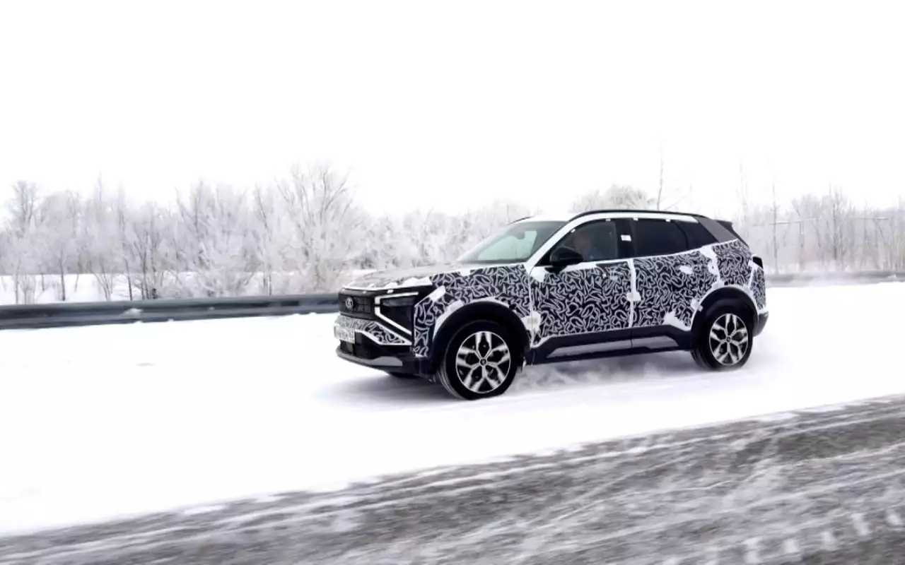 Кроссовер Lada Azimut испытали морозами, солью и плохими дорогами