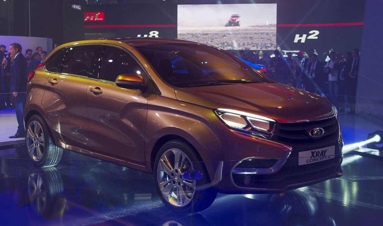 Концепт-кар  АВТОВАЗа Lada XRay, представленный на Московском международном автомобильном салоне – 2014