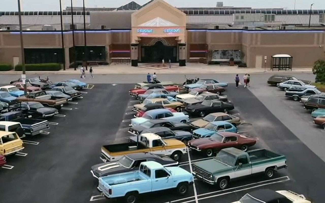 Откуда в фильмах так много старых машин — это отдельный бизнес!