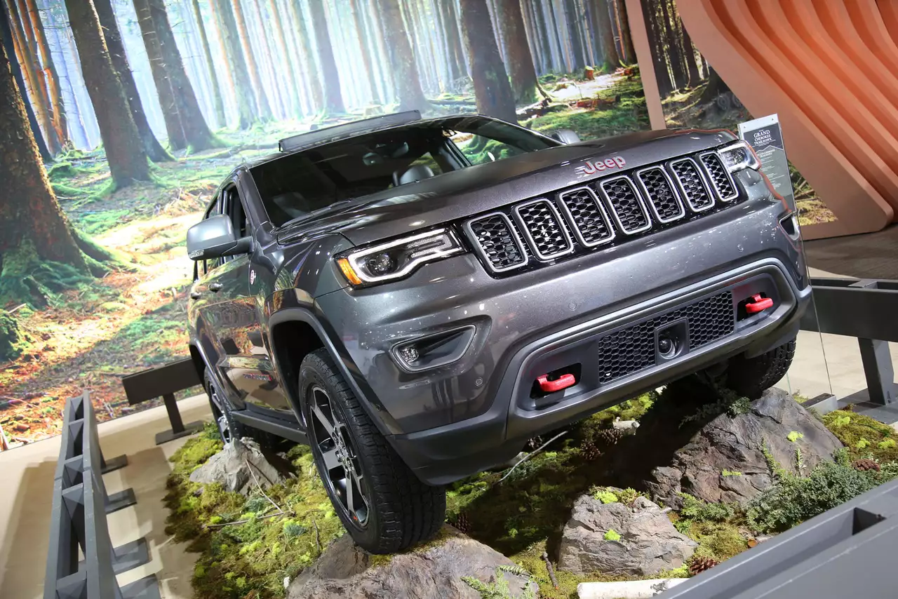 Jeep Grand Cherokee Trailhawk к бездорожью готов