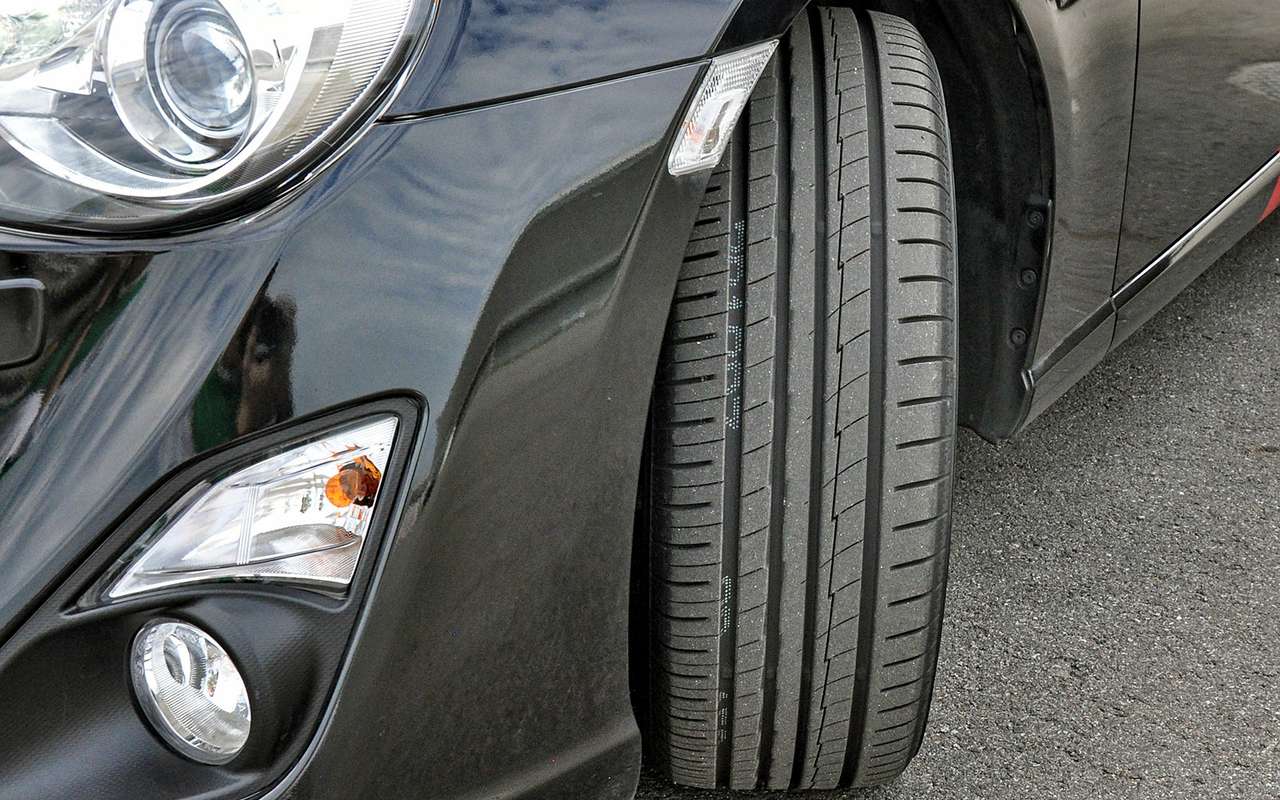 Yokohama Blue Earth-A 50. Шина предназначена для легковых автомобилей и «заточена» на комфортное вождение. Она относится к энергоэффективным покрышкам, то есть отличается хорошей топливной экономичностью и увеличенным сроком службы.