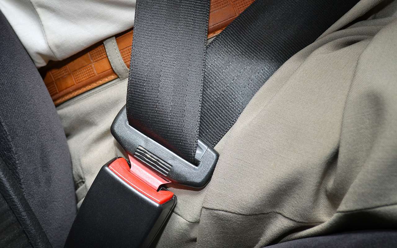 Пассажирские автобусы хотят оснастить трехточечными ремнями безопасности