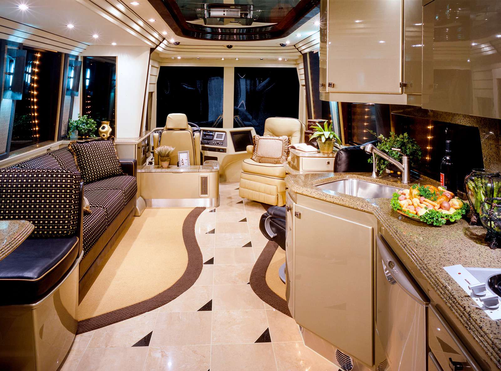 Кемпер Futuria (Motorhome)