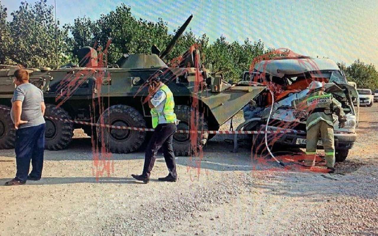 На Ставрополье столкнулись БТР и ГАЗель. Есть погибшие