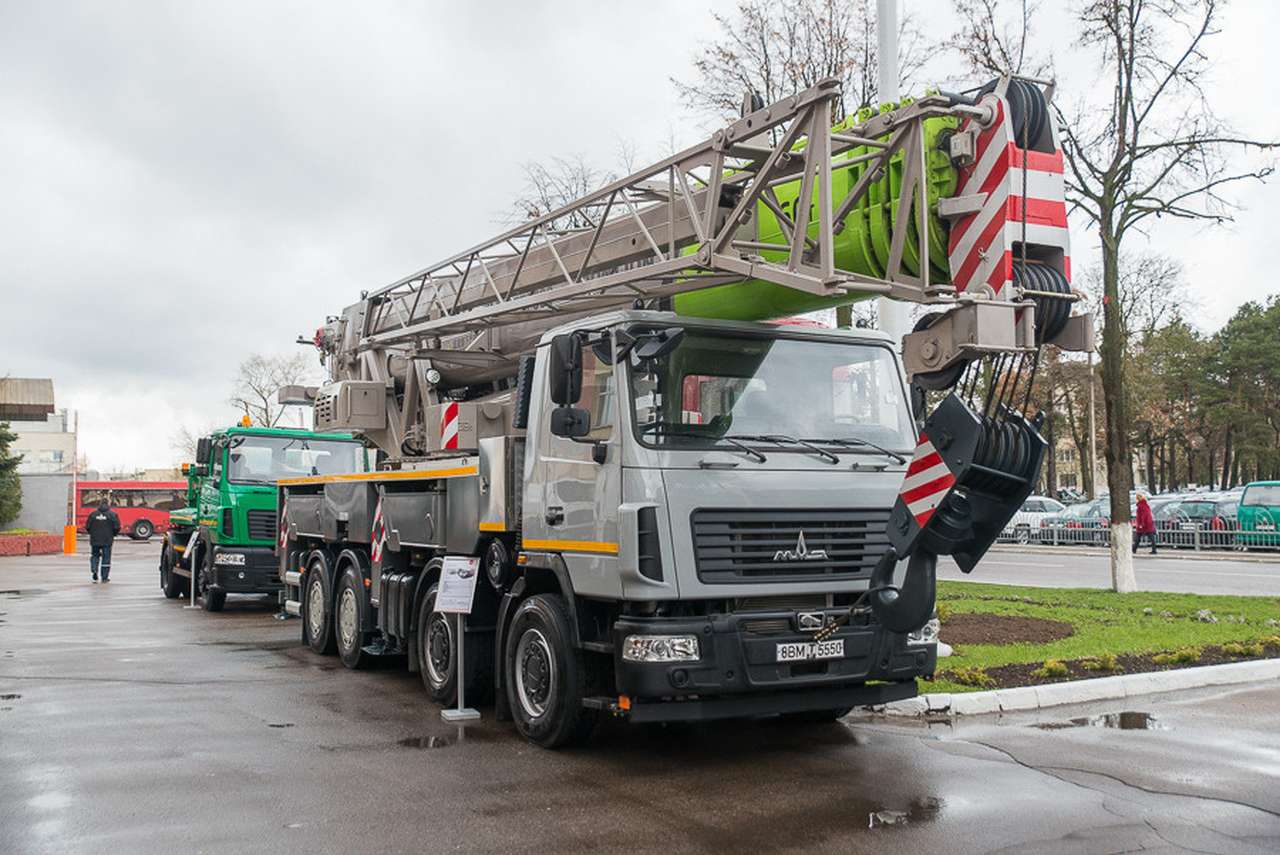 Китайские надстройки для спецтехники будут выпускать под Минском