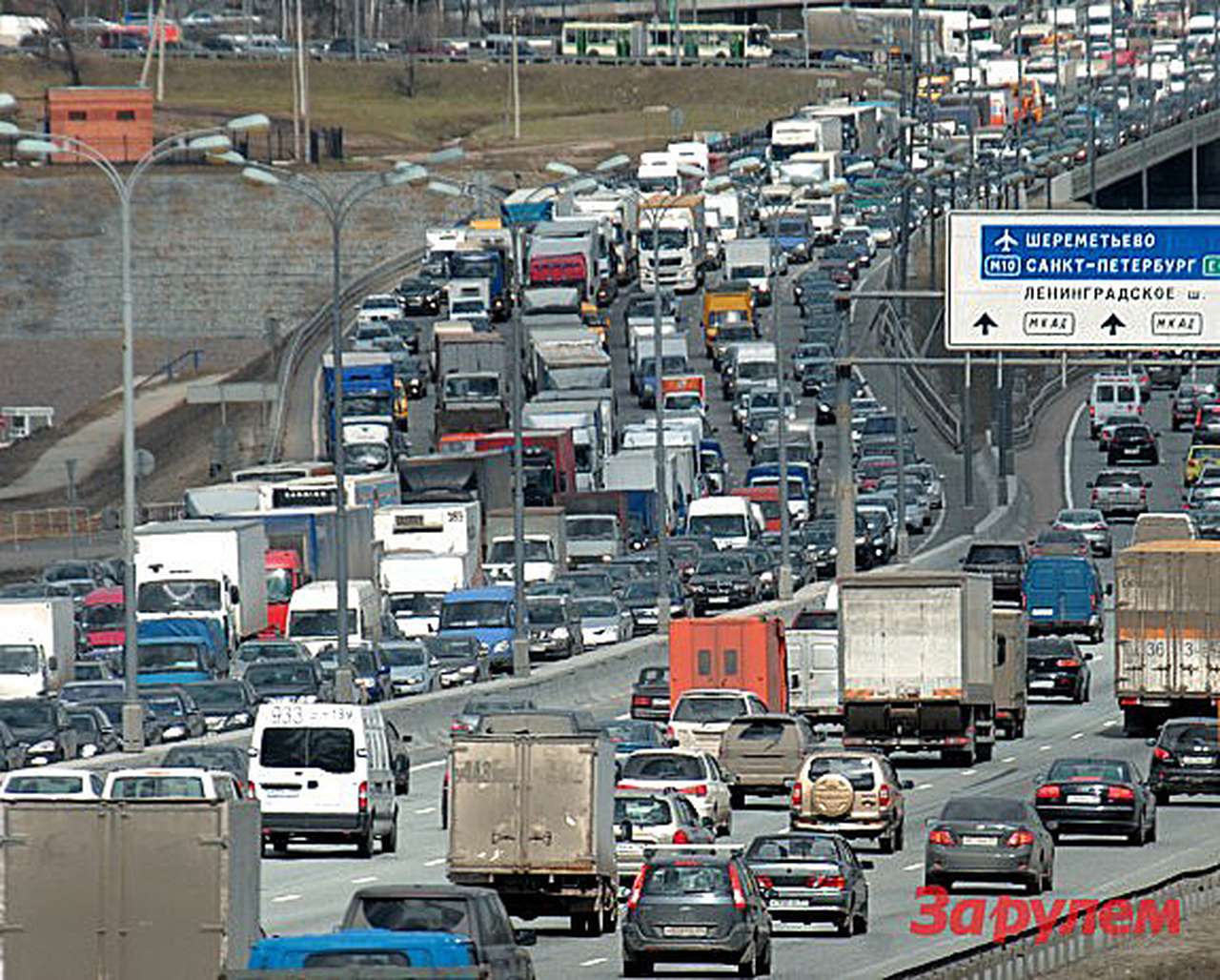 ГИБДД: Ограничения для грузовиков улучшили дорожную обстановку в столице