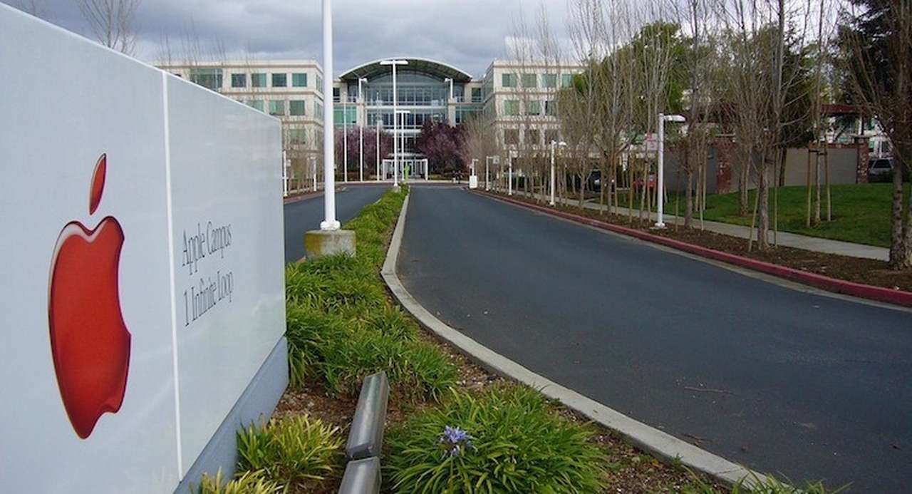 Apple станет автопроизводителем в 2019 году