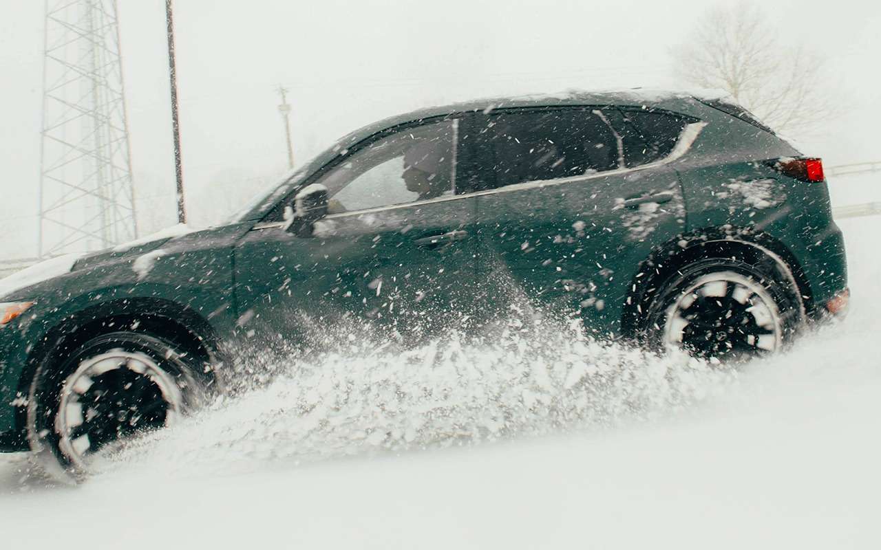 Иногда вместо диагностики ходовой части авто нужно убрать снег под бампером — эксперт