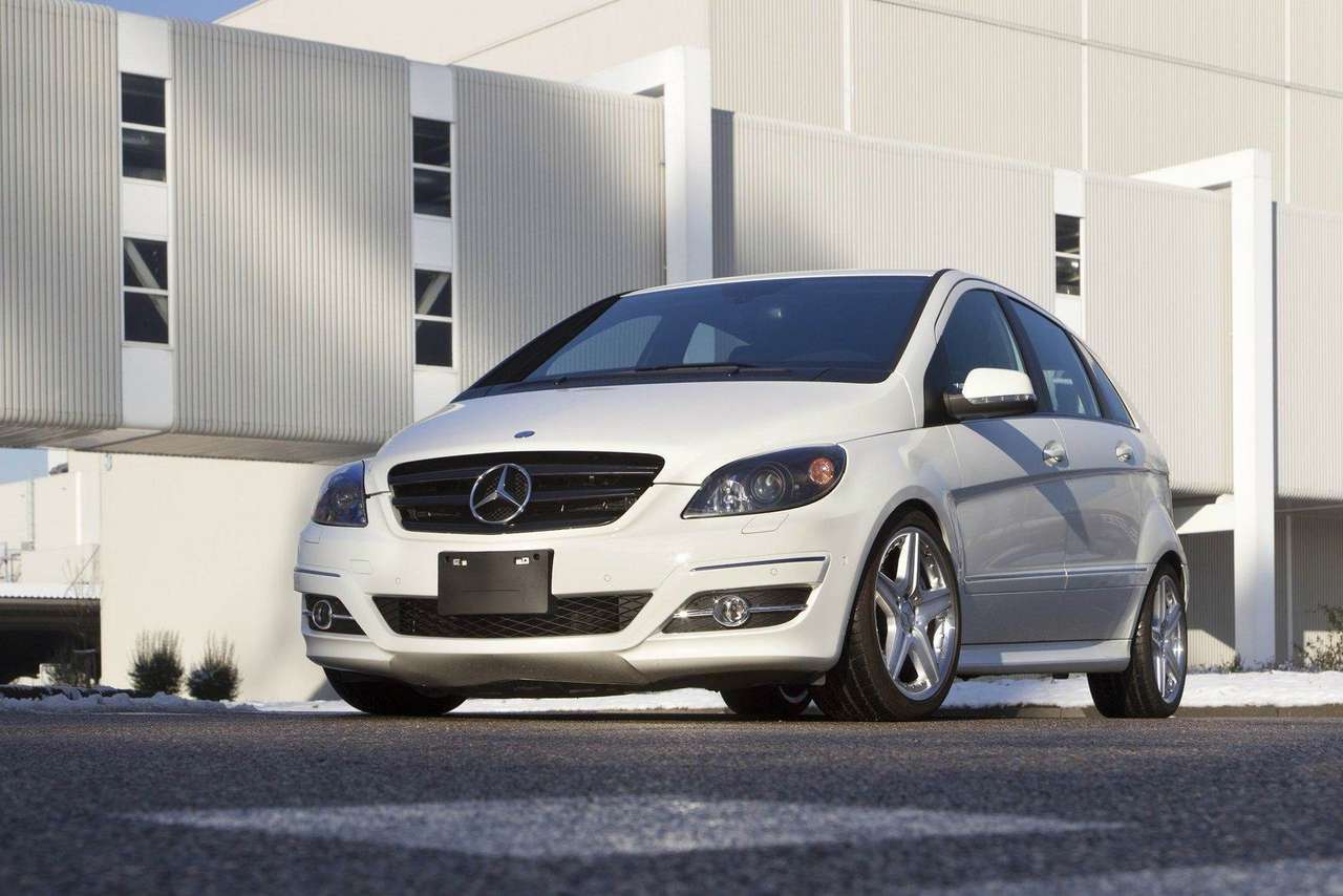 Энтузиасты представили незаконнорожденный Mercedes B55 AMG