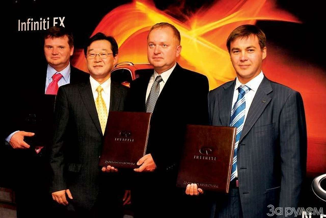 Infiniti начинает с России