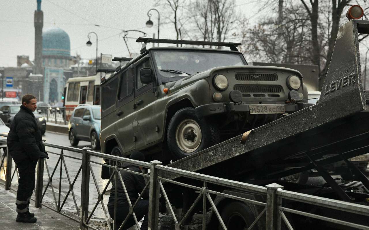 УАЗ готов эвакуировать неисправные машины: запущена программа помощи на дорогах
