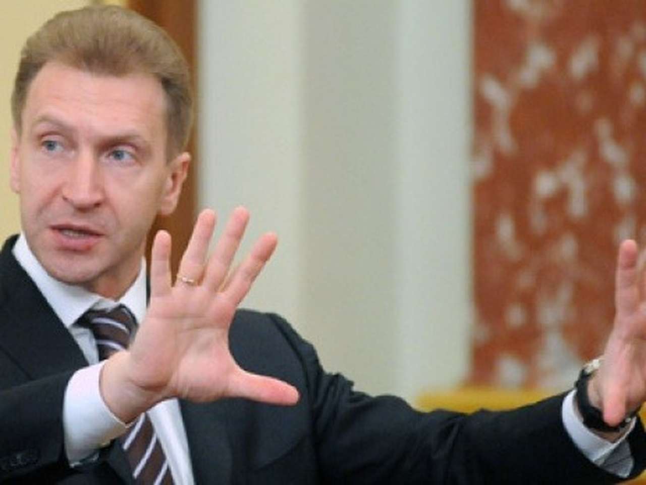 Шувалов предлагает безальтернативные платные дороги