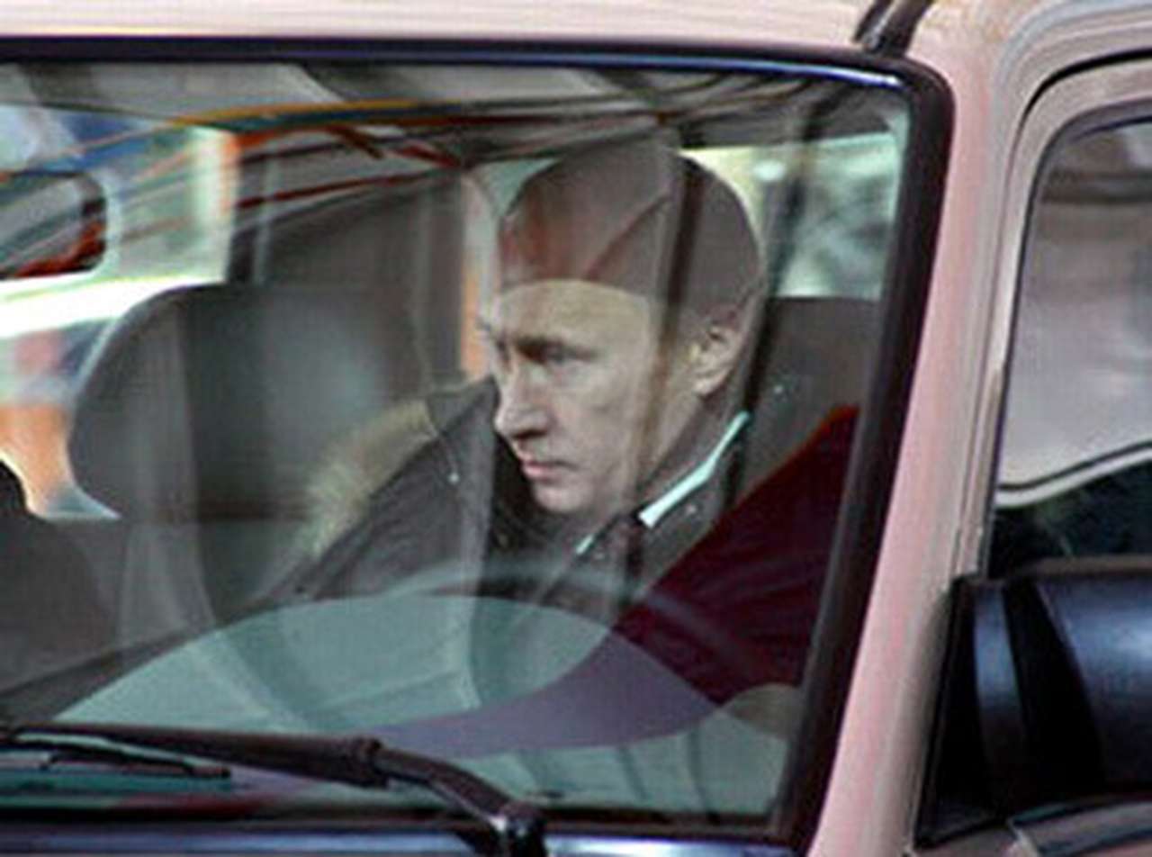 Владимир Путин скоро будет ездить на российском лимузине