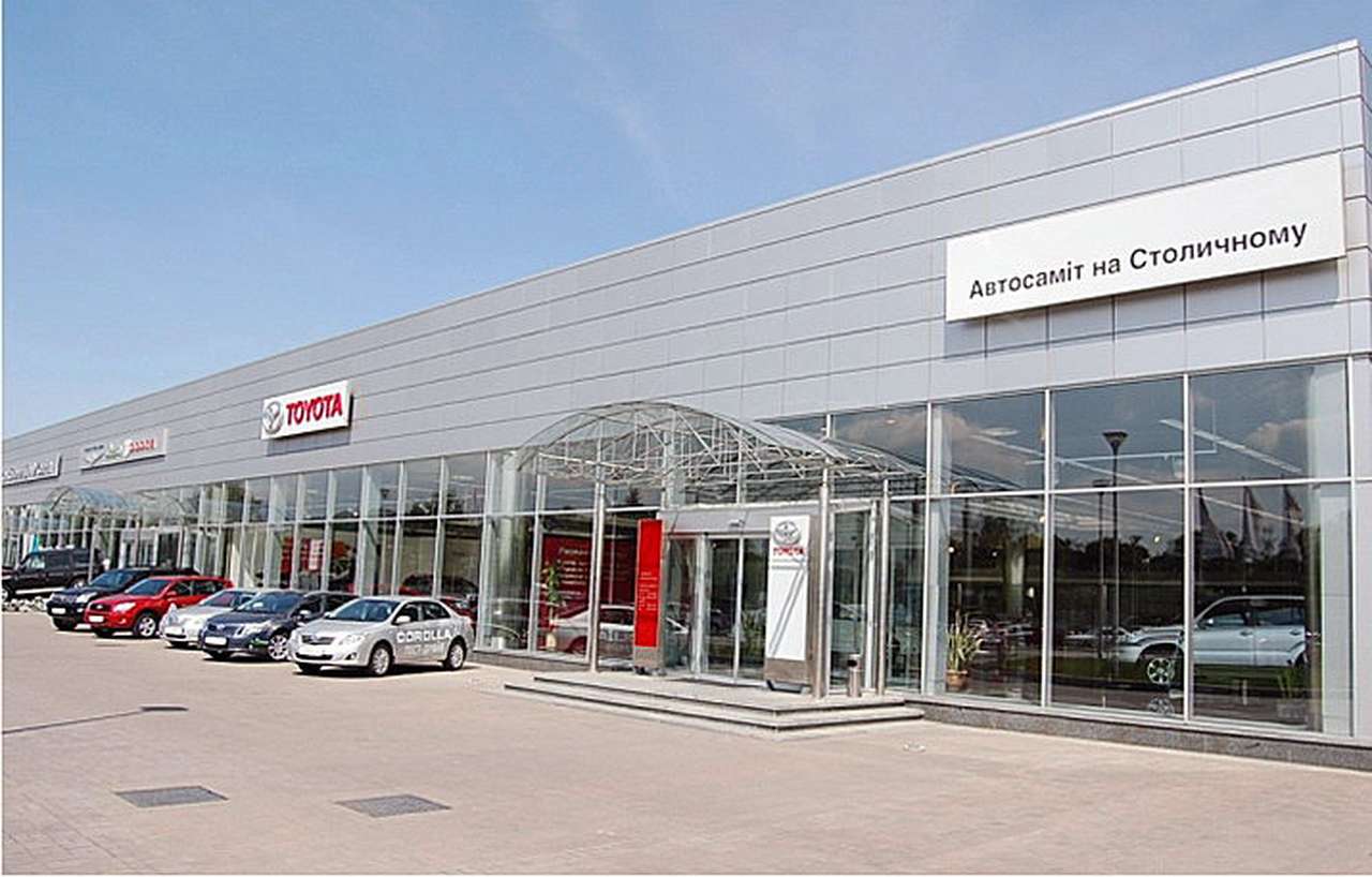 Рынок легковых автомобилей на Украине стремительно падает