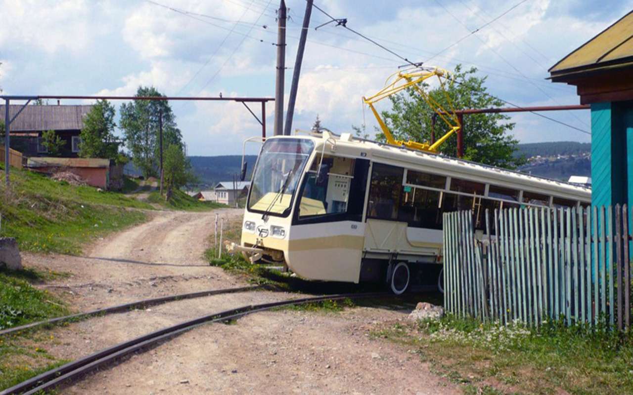 Армейский Запорожец, Жигули с палаткой, передовой Москвич... —  придумано в СССР